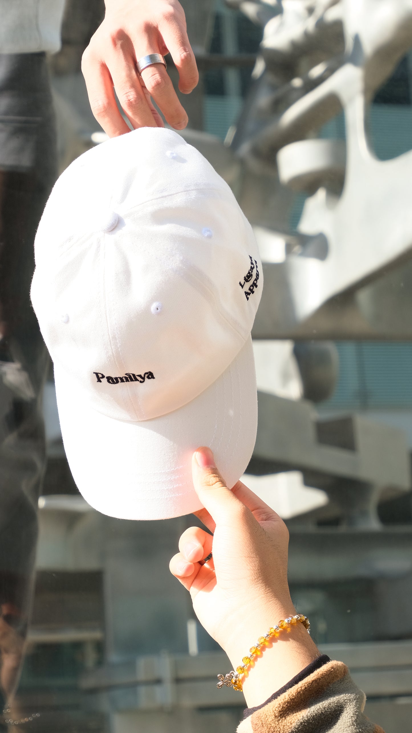 Pamilya Cap Stitched White